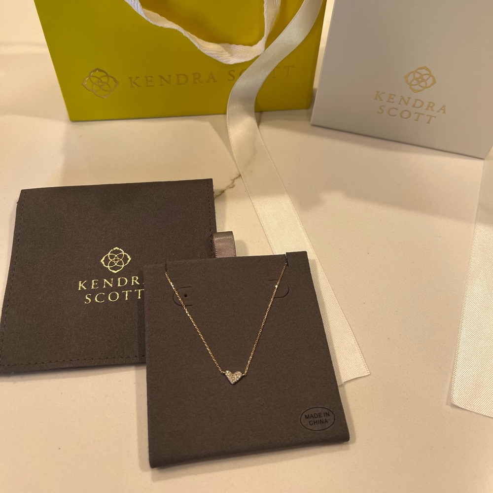 New Kendra Scott Fine Jewelry 14kt gold diamond heart necklace.